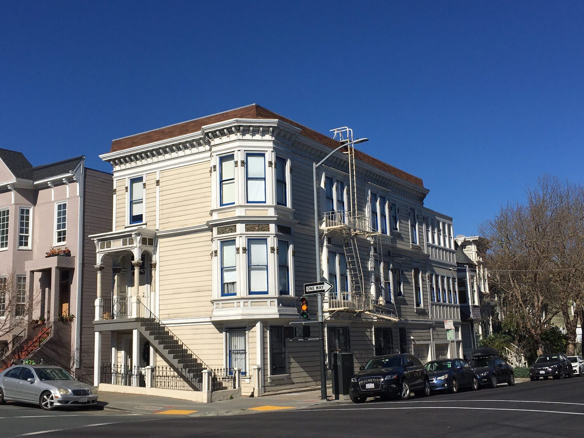 The home of Hannibal Lodge No. 1 of the Prince Hall Masons, San Francisco, on Bush Street. Photo courtesy of WNP/OpenSFHistory