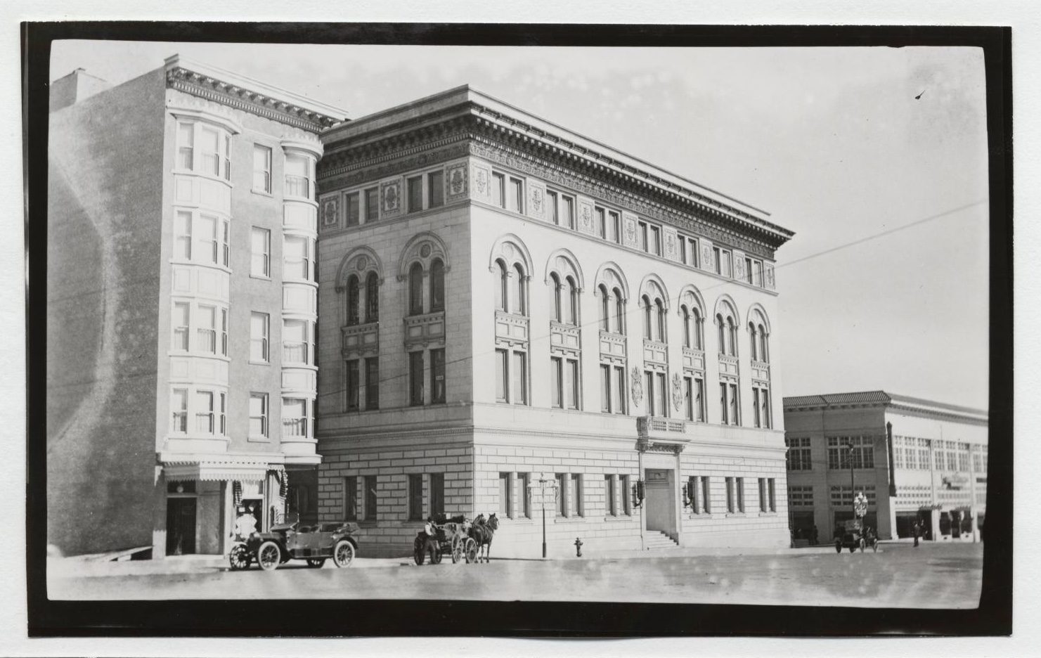 One of the jewels of Masonic architecture in San Francisco, the old Scottish Rite temple at Van Ness and Sutter blended Gothic, Neoclassical, and Beaux Arts designs. Photo courtesy of SFPL.